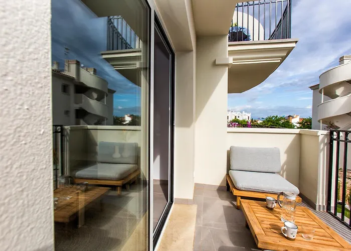 Luxury With Pool & Montgo View